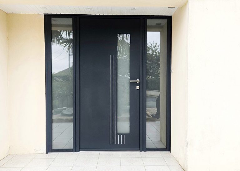 Lire la suite à propos de l’article Rénovation d’une porte d’entrée de grande dimension