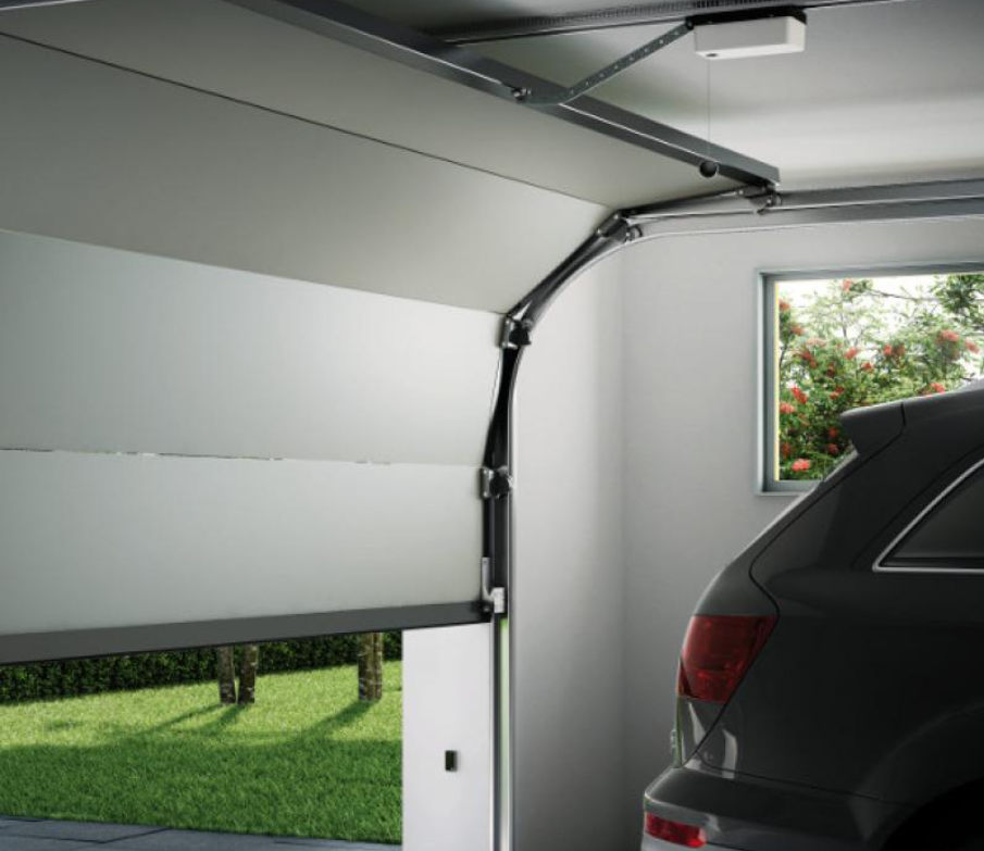 LAUNAY FENETRES vous propose la motorisation de votre porte de garage avec la motorisation NICE